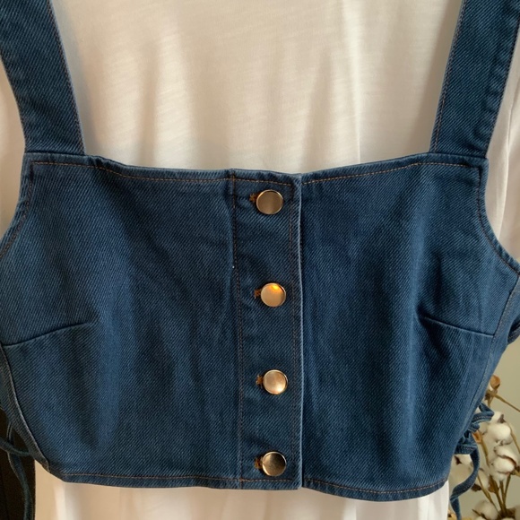 NWT Denim Crop top with adjustable drawstring in size L - Picture 3 of 16